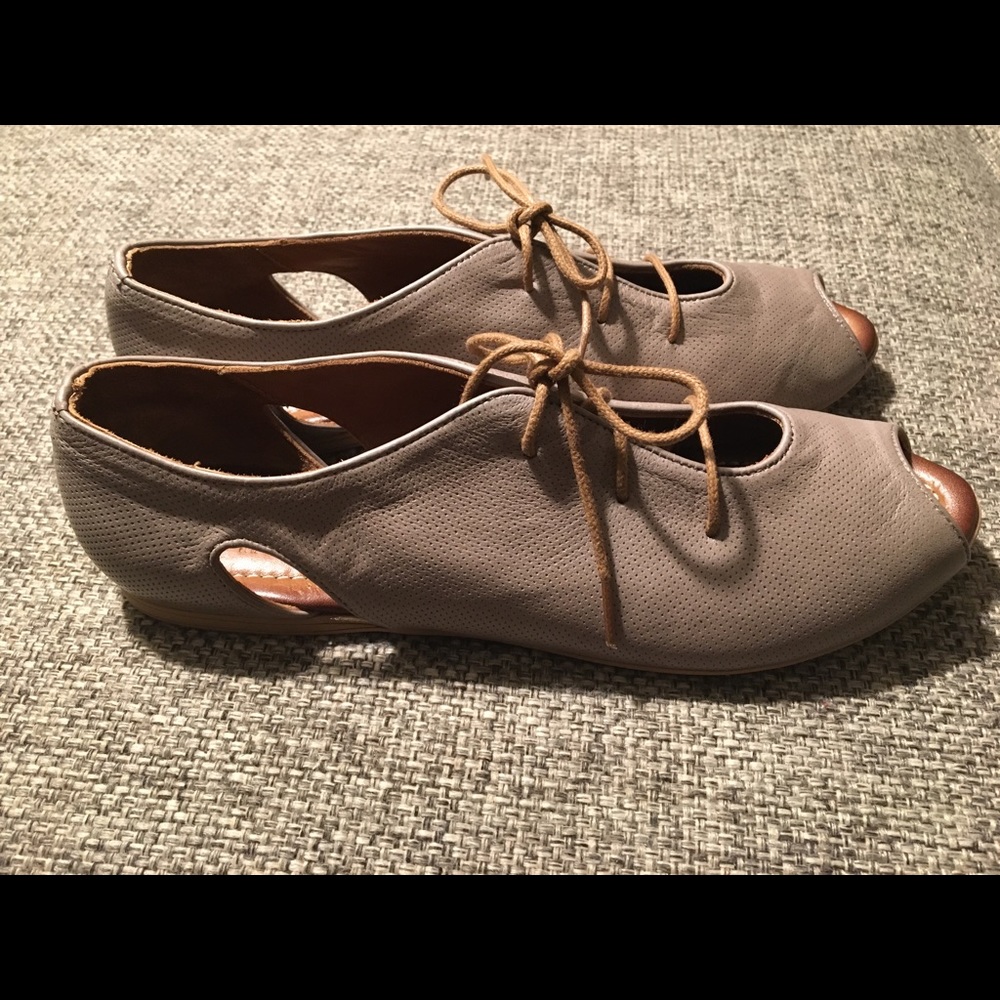 Bueno brand sandals, grey, size 39 (8-8.5)